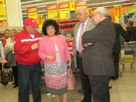 Ţăndărică şi Aneta Stan, alături de campania umanitară Crucea Roşie